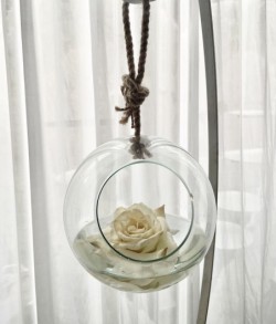 Boule en verre avec corde à suspendre - Location mariage fête Moselle